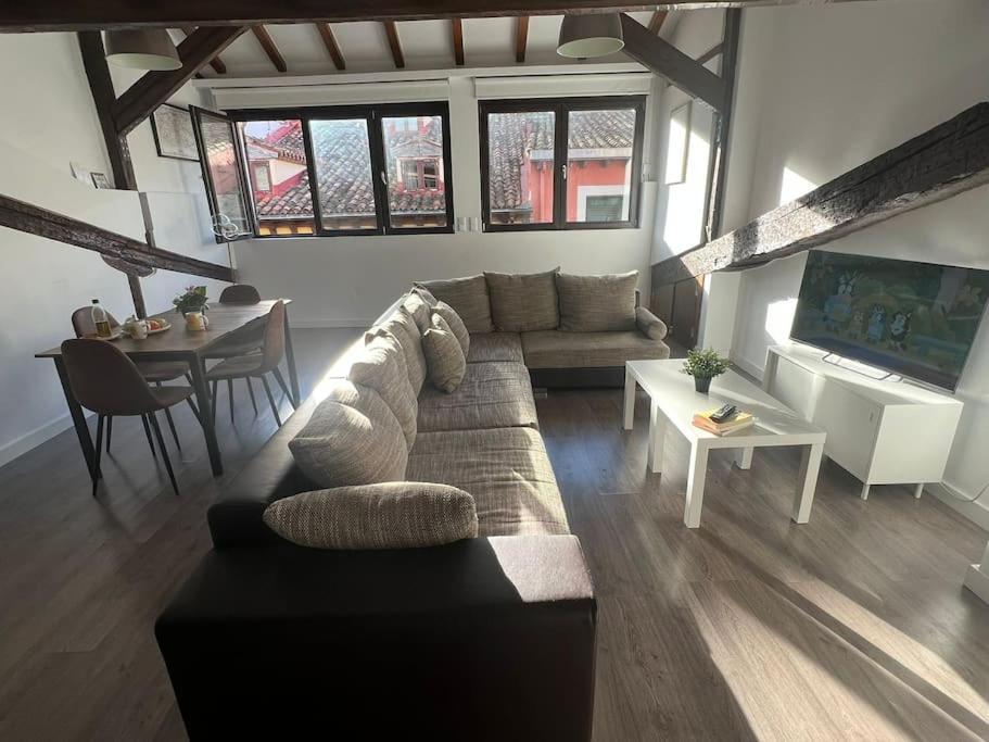 Old Town Loft - Cathedral Views. Apartment Logrono Exterior photo